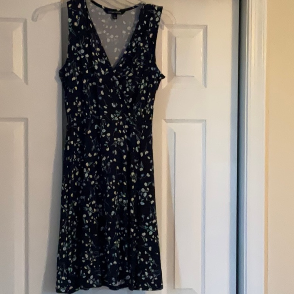 41 Hawthorn sleevesless dress, knee length